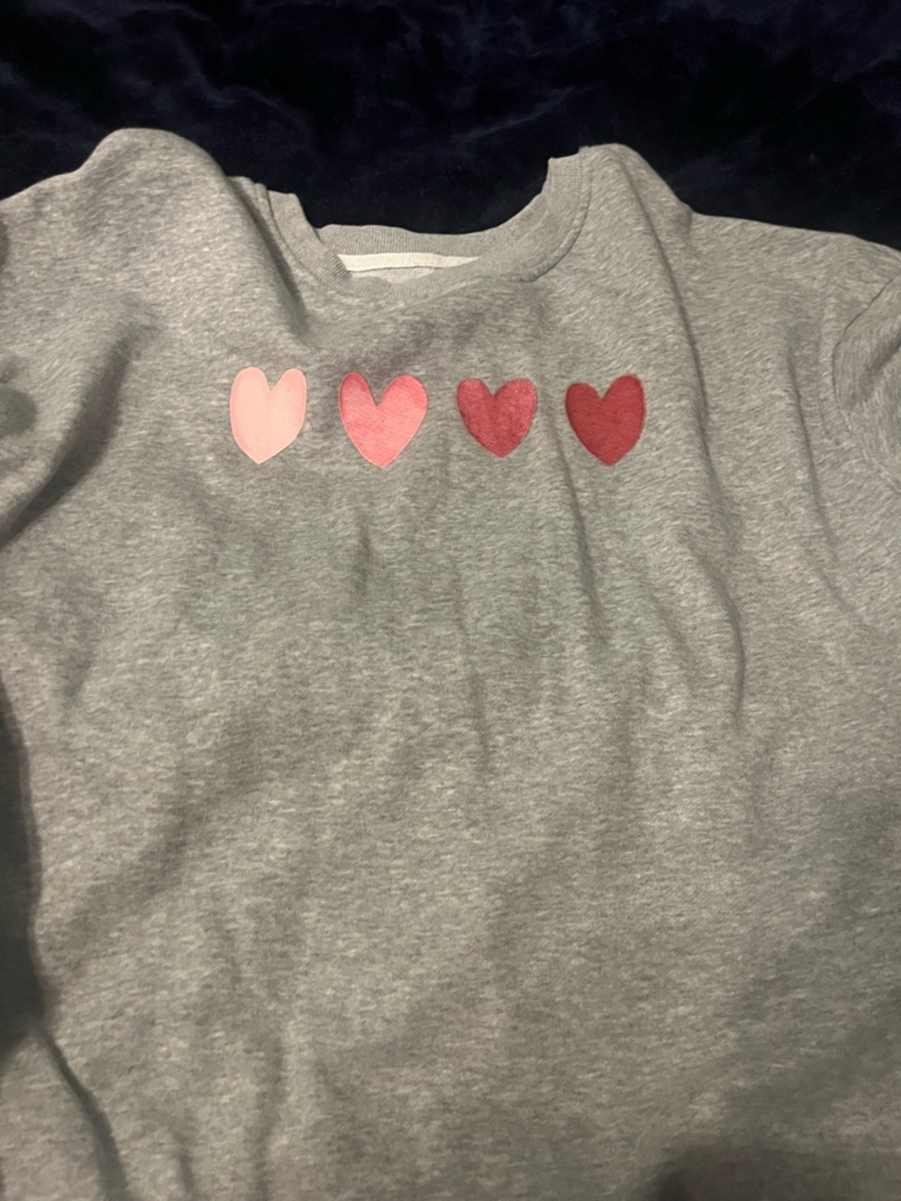 Source Unknown Gray Sweatshirt with Pink to Red Heart Gradient